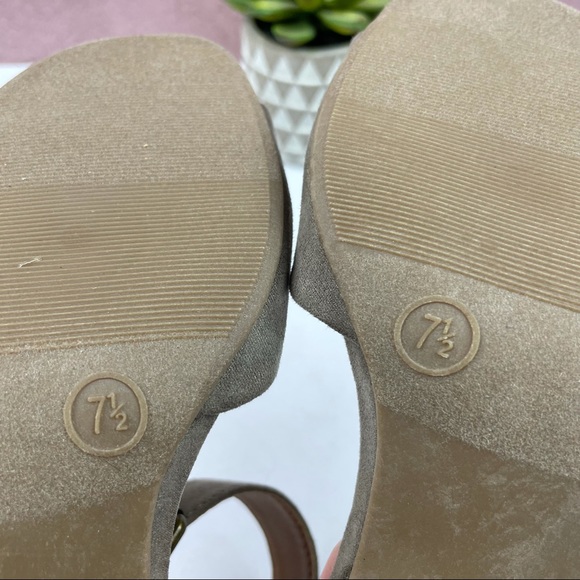 Universal Thread Gray Tan Open Toe Chunky Heels Shoes Ankle Strap Size 7.5 - Picture 8 of 8